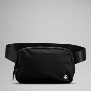Lululemon 🍋 NWT Everywhere Belt Bag Black